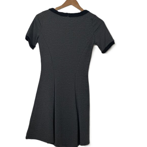 Cute Gray Skater Dress with Black Collar - Picture 4 of 4